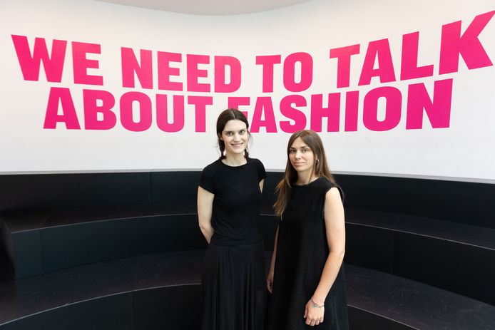 Banzai Rusteloosheid dun Nieuwe expo Modemuseum Hasselt doet bezoekers nadenken over kleding: “We  moeten op zoek naar manieren om het beter te doen” | Hasselt | hln.be