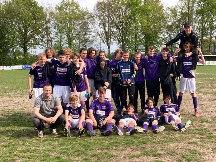 U17 zijn laatste kampioenen uit de geschiedenis van FC Sint-Jozef ...