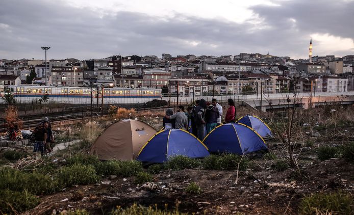 Syrische vluchtelingen verblijven in tentjes in Istanbul.