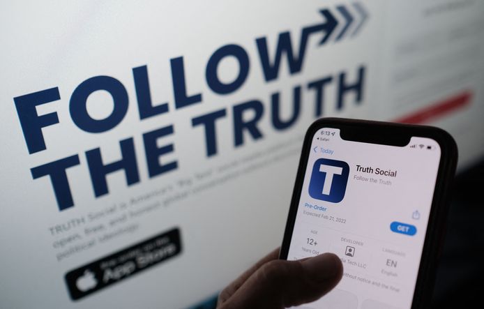 De app 'Truth Social' van Donald Trump op een iPhone.