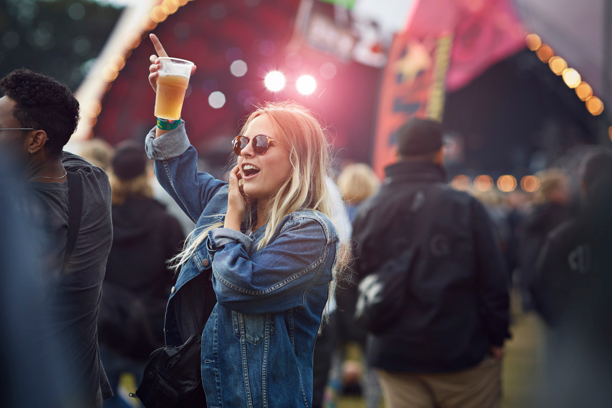 'Alcohol is een automatisme waar we te weinig bij stilstaan', zeggen experts. Beeld Getty Images