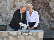 Charlène de Monaco et le prince Albert s’autorisent un rare geste d’affection en public 