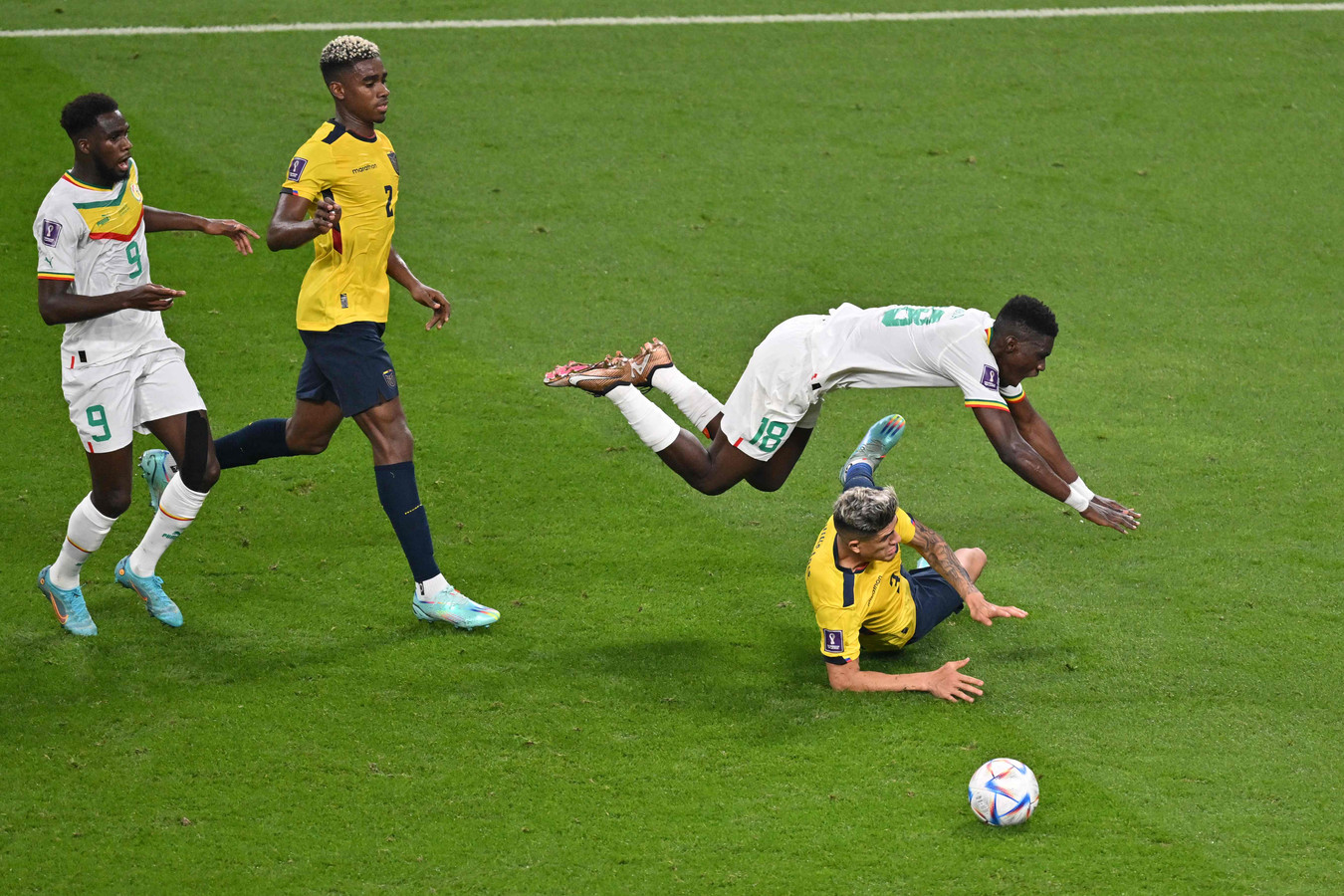 senegal-verslaat-onherkenbaar-ecuador-en-gaat-met-oranje-mee-naar-knock