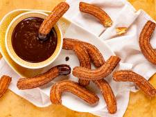 Wat Eten We Vandaag: Churros met chocoladesaus