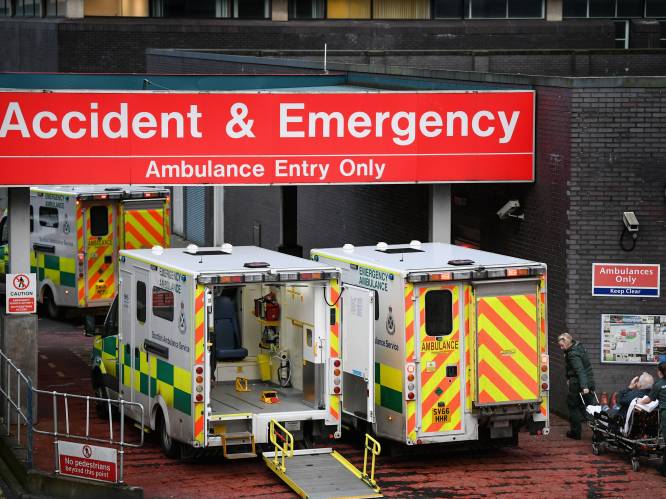 Britse artsen slaan alarm over onaanvaardbare toestanden in ziekenhuizen: "Zelfs in de gang sterven mensen"