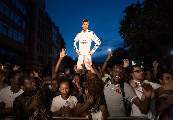 Supporters van Real Madrid buiten het spelershotel van de Spaanse grootmacht.