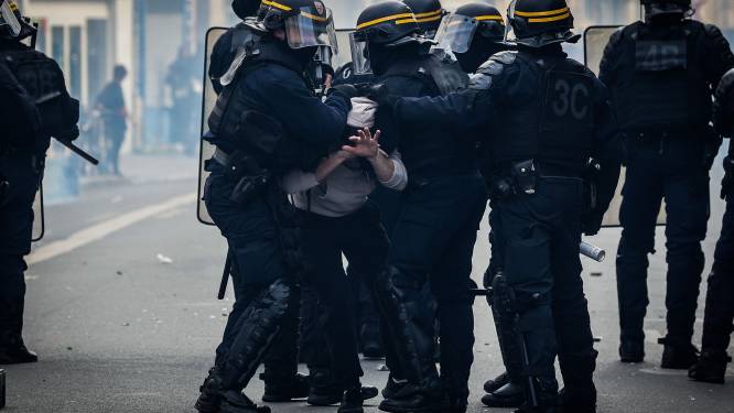 Toenemende kritiek op handelen Franse politie bij aanhoudende pensioenprotesten 