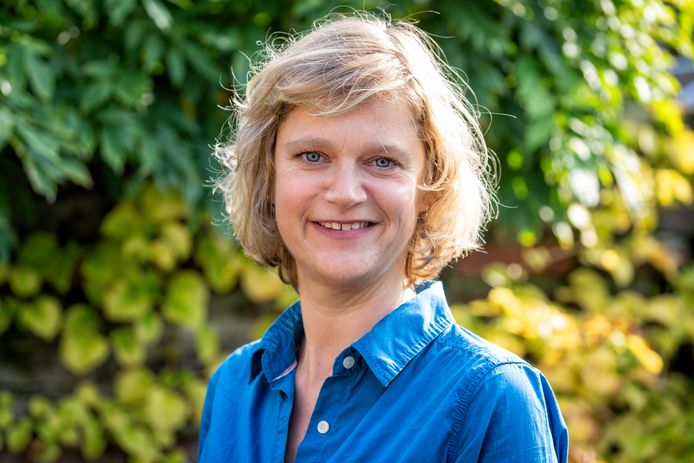 Theatermaakster Lieve van Tuijl: ,,Tien jaar geleden ben ik in de Bartjes gaan wonen. Nou, dat werd me ten strengste afgeraden. Dat was levensgevaarlijk! Maar ik heb het hier uitstekend naar mijn zin.”