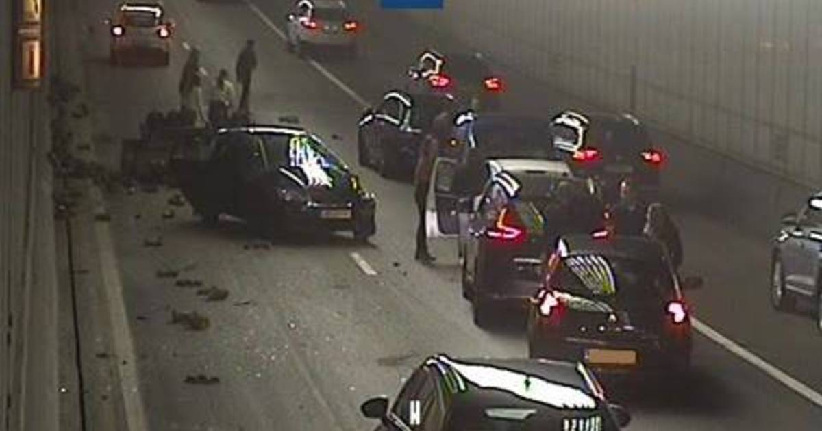 Vlaketunnel richting Vlissingen dicht na ongeluk.