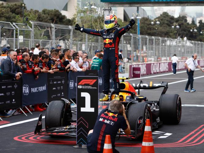 Pérez knalt in straten van Bakoe naar winst na soevereine race, safety car nekt Verstappen 