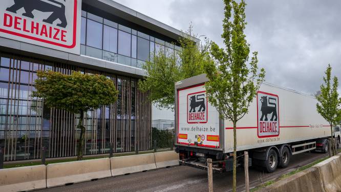  Les syndicats tentent d’installer un barrage filtrant au centre de distribution de Delhaize