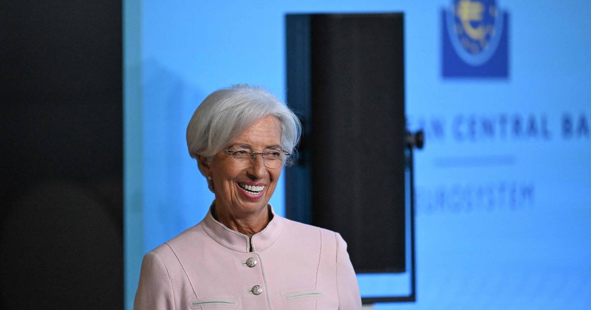 ECB increases interest rates, but savers do not immediately benefit from this