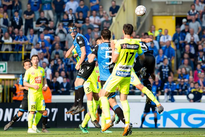 Club's Brandon Mechele (L) pictured during the Jupiler Pro League match between Club Brugge KV and KAA Gent, Sunday 20 May 2018 in Brugge, on the tenth and last day of the Play-Off 1 of the Belgian soccer championship. BELGA PHOTO KRISTOF VAN ACCOM