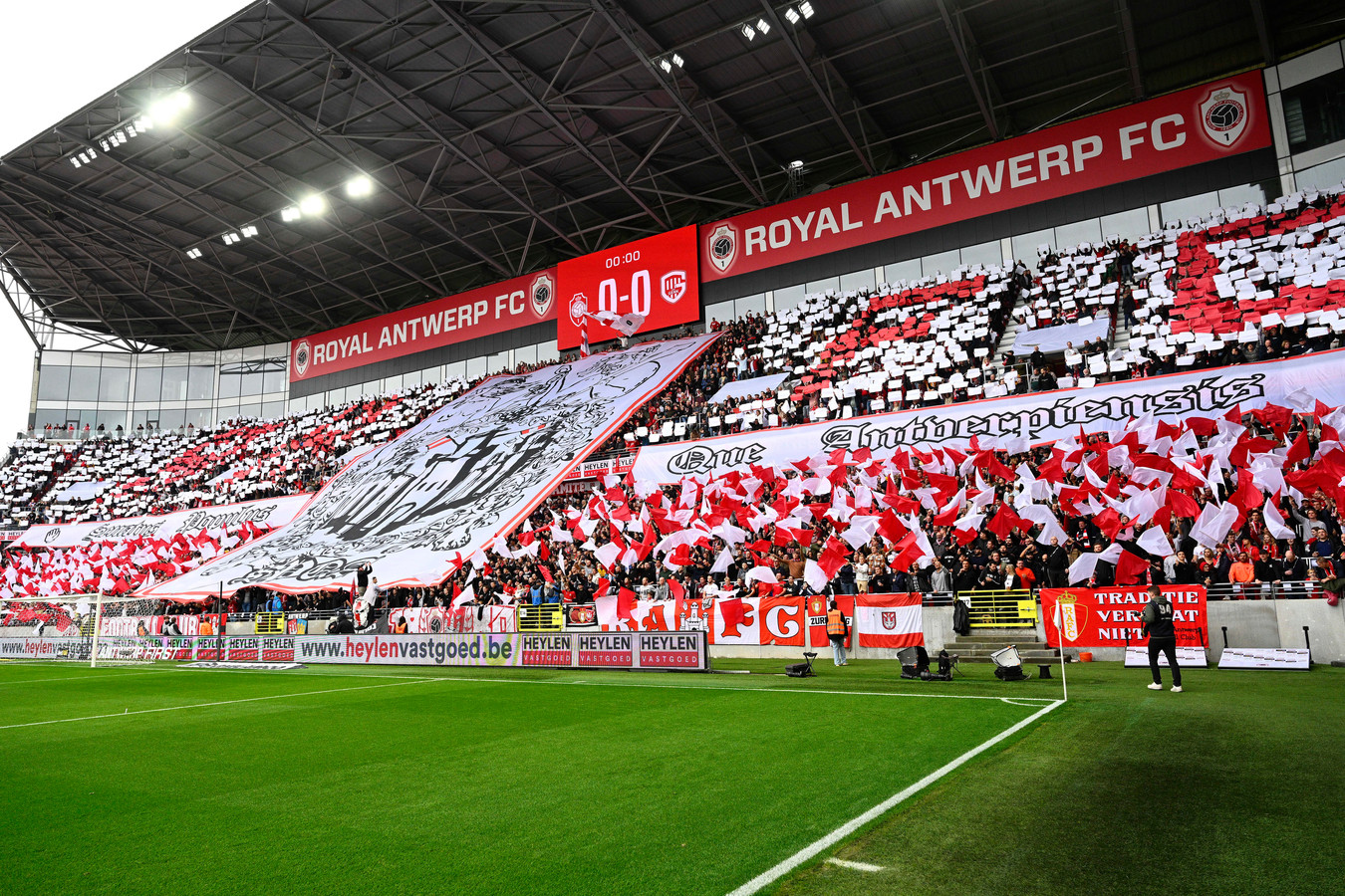 Zondag wordt grootste en duurste tifo in de geschiedenis van Antwerp