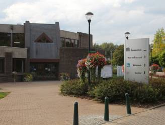 Minuut stilte bij aanvang gemeenteraad