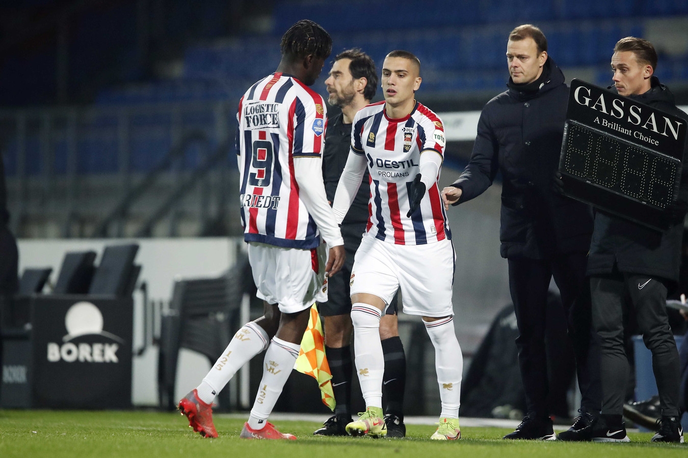 Kwasi Wriedt is momenteel uit vorm, ook zijn vervanger, Argyris Kampetsis, kon geen vuist maken tegen Go Ahead Eagles.