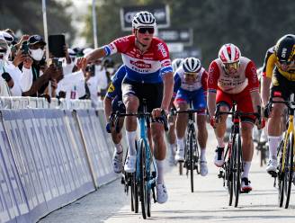 Van der Poel direct de beste bij eerste wegkoers 2021: ‘Ik had dit ook niet verwacht’