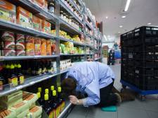Onbetaald overwerken in de supermarkt frustreert jongeren: ‘Ik werd opgesloten in het kantoor’