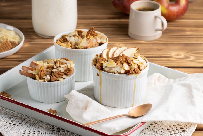 Appeltaart-baked oats met stroopwafel