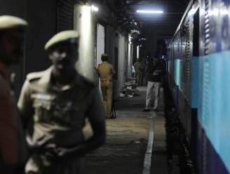 Indiase treinrovers snijden wagondak open en gaan aan de haal met 670.000 euro