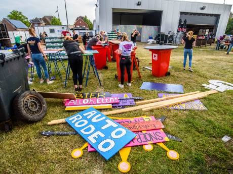 Hengevelde klaar voor 25.000 bezoekers: Zomerfeesten met Corry Konings, Antoon en autorodeo