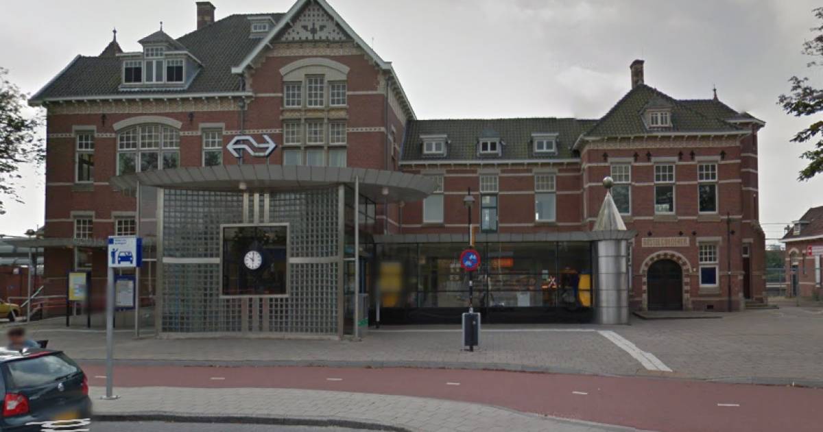 Treinreizigers parkeren nu gratis bij station Woerden Woerden AD.nl