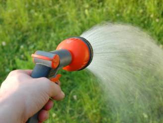 De zomer komt eraan : tips om zuinig te springen met water