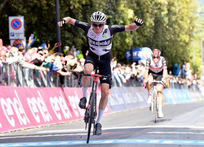 Schmid won de gravelrit in de Giro.