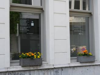 118 raamgedichten sieren vensters in Zurenborg