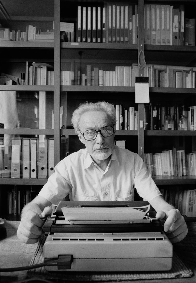 Primo Levi (1919-1987) overleefde Auschwitz. Beeld Gamma-Rapho via Getty Images