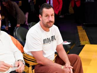 Acteur Adam Sandler geeft niks om zijn kleding, maar is volgens Google toch het mode-icoon van 2021