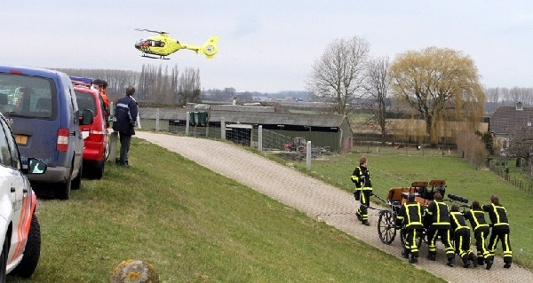 Gewonden bij ongeval met paard en wagen in Opijnen | Foto | bd.nl