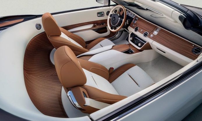 De duurste auto ter wereld is bekleed met luxe houtsoorten uit de jachtwereld.