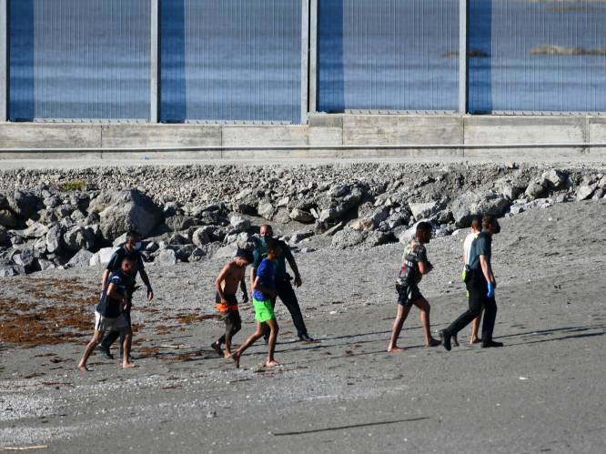 Tachtig migranten bereiken Spanje al zwemmend