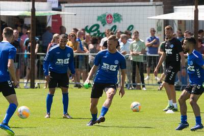 Burgzorg ontbreekt bij drukbezochte eerste training van De Graafschap
