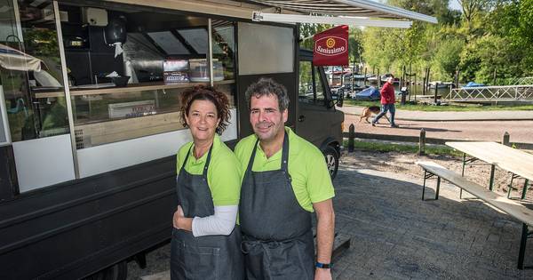 Stralende openingsdag foodtruck Terheijden, mobiele eetkraam vult een leemte - BN DeStem
