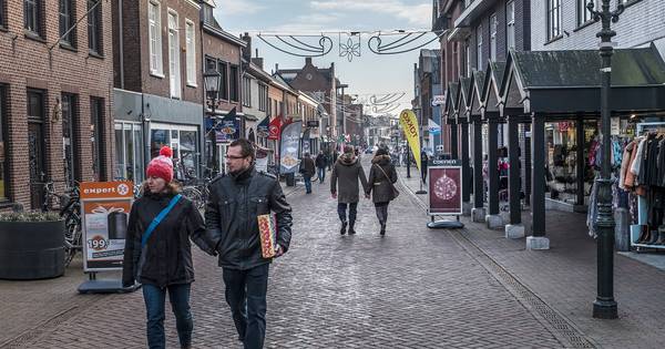 Winkelserie: De Zandstraat is er vooral voor de lokale bevolking - De Gelderlander