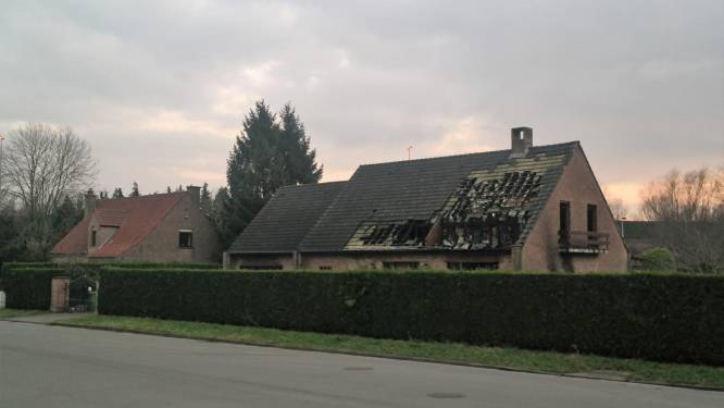 Mensensmokkelaars opereren vanuit afgebrande villa in woonwijk