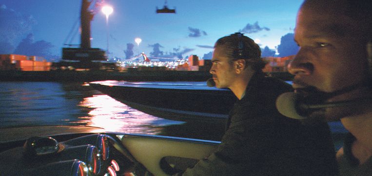Colin Farrell (links) en Jamie Foxx in Miami Vice (de film, uit 2006) van Michael Mann. Beeld Universal Studios