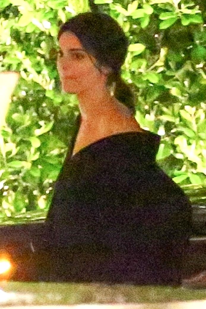 Kendall Jenner en Ben Simmons arriveerden donderdagochtend samen aan het Waldorf Astoria Hotel in Beverly Hills.