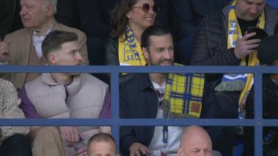 En tribunes, mais pas suspendu: pourquoi Christian Burgess était autorisé à jouer contre le Cercle