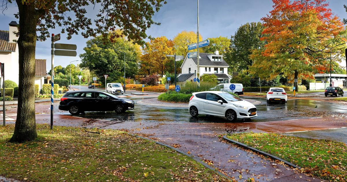 Rotonde waar dodelijk ongeval plaatsvond in Vught op de schop; vanaf woensdag afgesloten voor alle verkeer.
