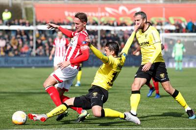 PSV ontsnapt wéér in slotfase: ‘Daar wil je niet op leunen’