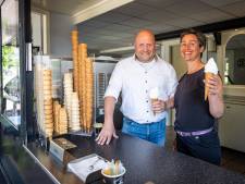 Deze zomer verkoopt IJssalon De Lutte uit Enter voor het laatst de beroemde softijsjes: ‘Met een lach en een traan’