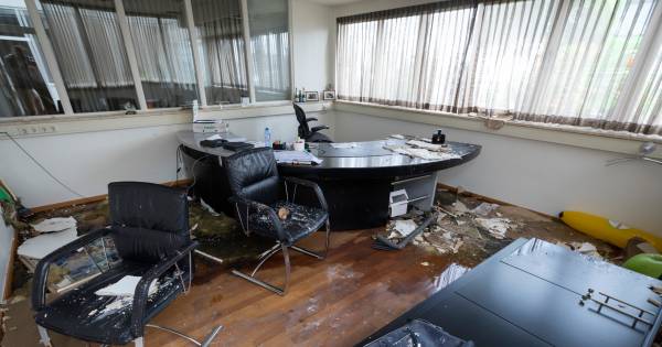 Verloren wijn en drijfnat tapijt na stortregen in Hedel