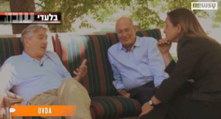 Milchan en De Niro tijdens het interview met het Israëlische programma Uvda. Beeld screenshot