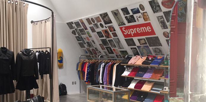 Consulaat Bereid bom Waarom zoveel mensen geobsedeerd zijn door de kleren van skatemerk Supreme  | Mode & Beauty | hln.be