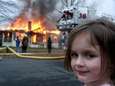 De vader van Zoe maakte een foto van haar voor brandend huis, 17 jaar later krijgt ze 378.888 euro