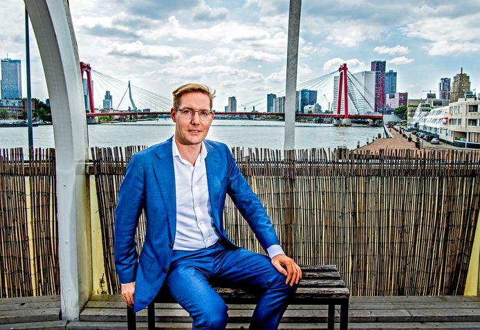 Wethouder Arno Bonte bij Blue City.