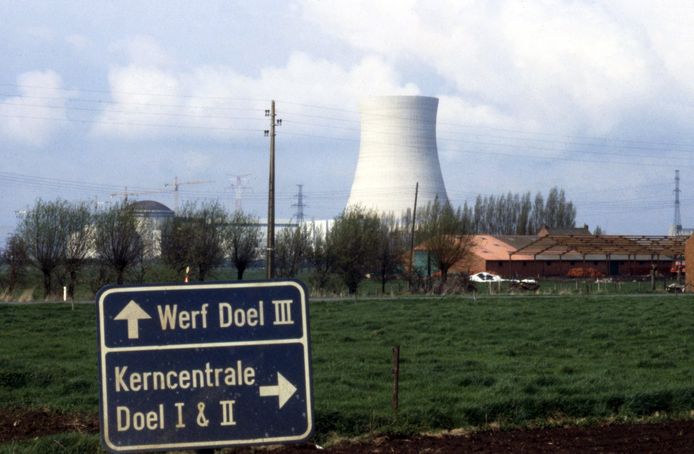 Archiefbeeld van de kerncentrale van Doel uit 1979.